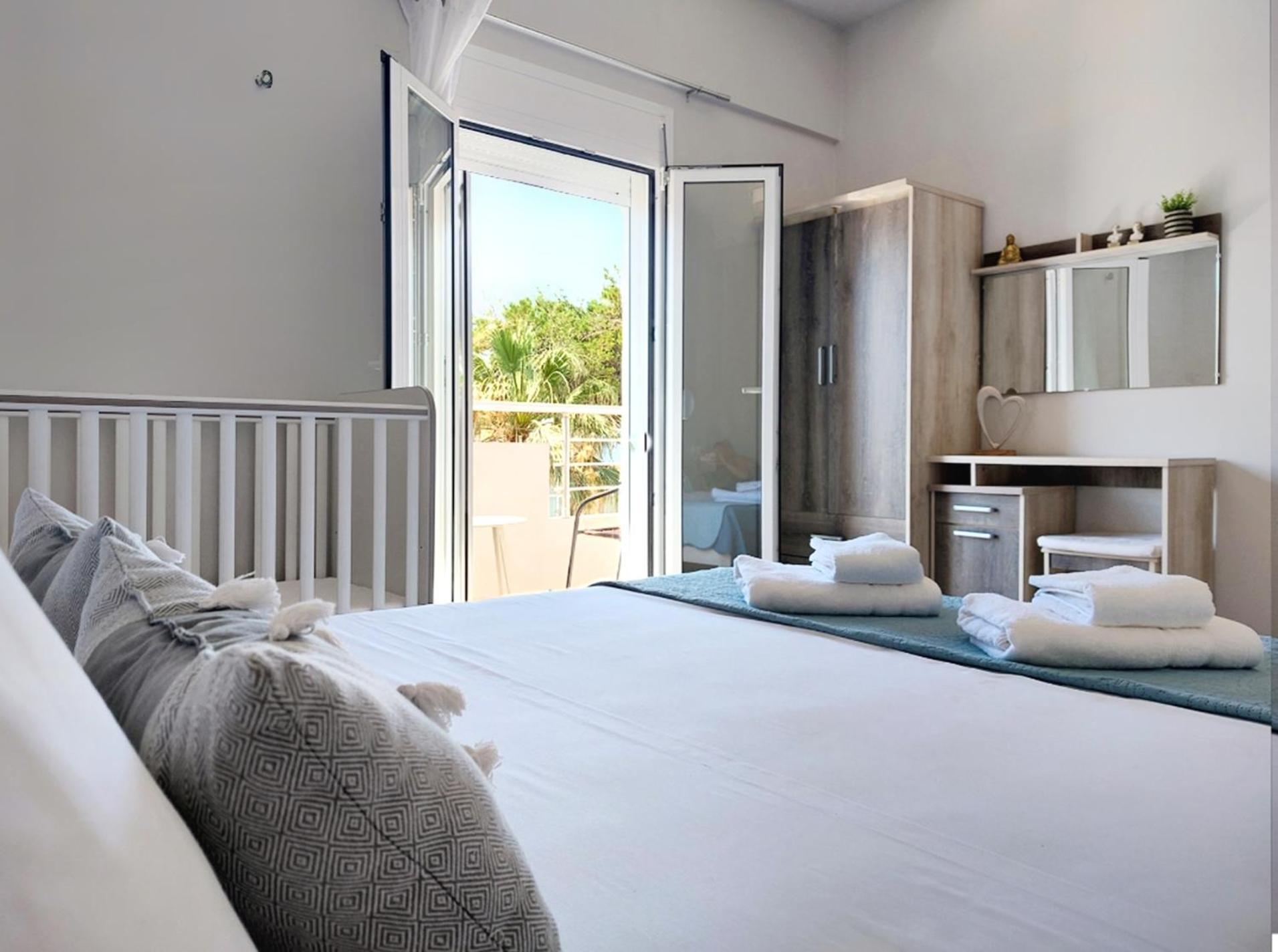 Holiday House Heraklion Deluxe מראה חיצוני תמונה